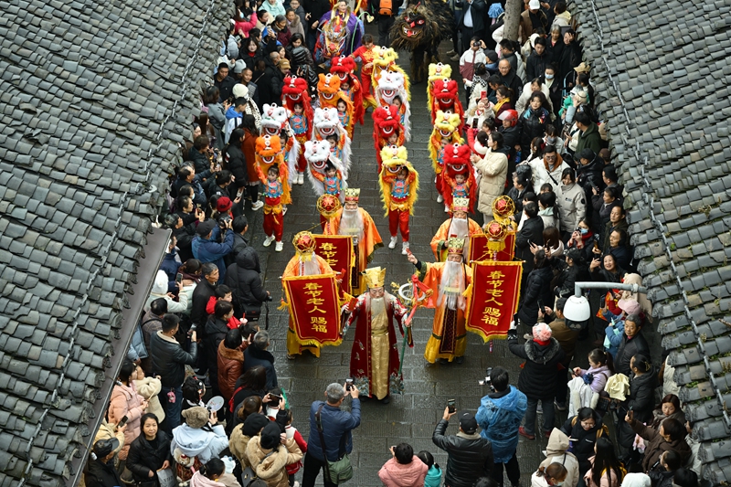 春節(jié)老人巡游。受訪者供圖